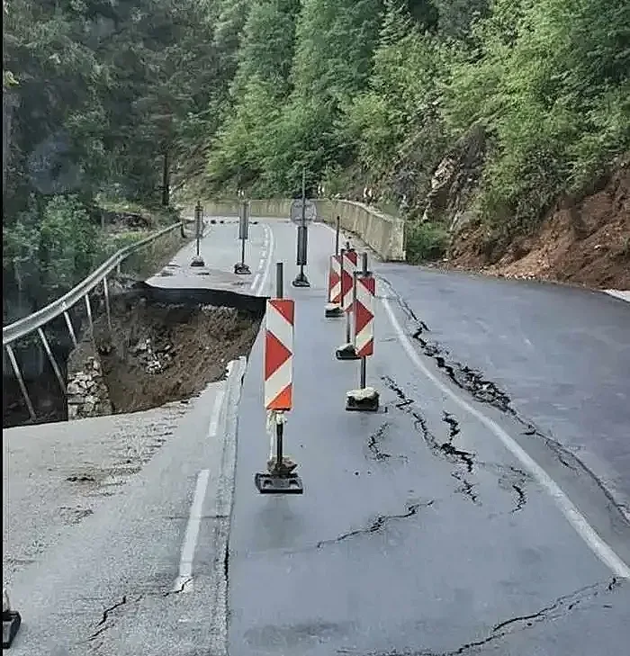 Ограничават движението по пътя Михалково-Кричим за два месеца