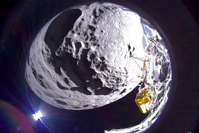 Първият частен космически кораб до Луната вече е история