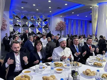 Пеевски даде ифтар за 450 души във Варна