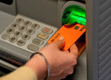 tbi bank добавя към карта neon опция за теглене на пари в брой