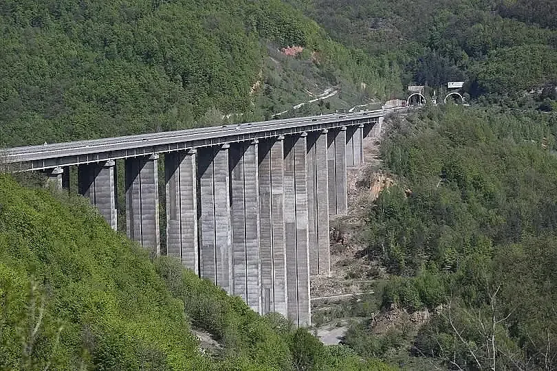 Временна организация на движението по две ключови магистрали