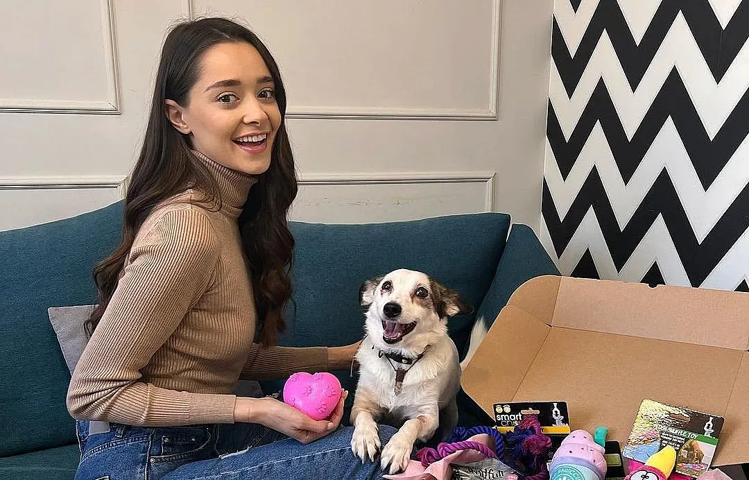 Красива звезда от "Ергенът" изригна срещу хейтъри