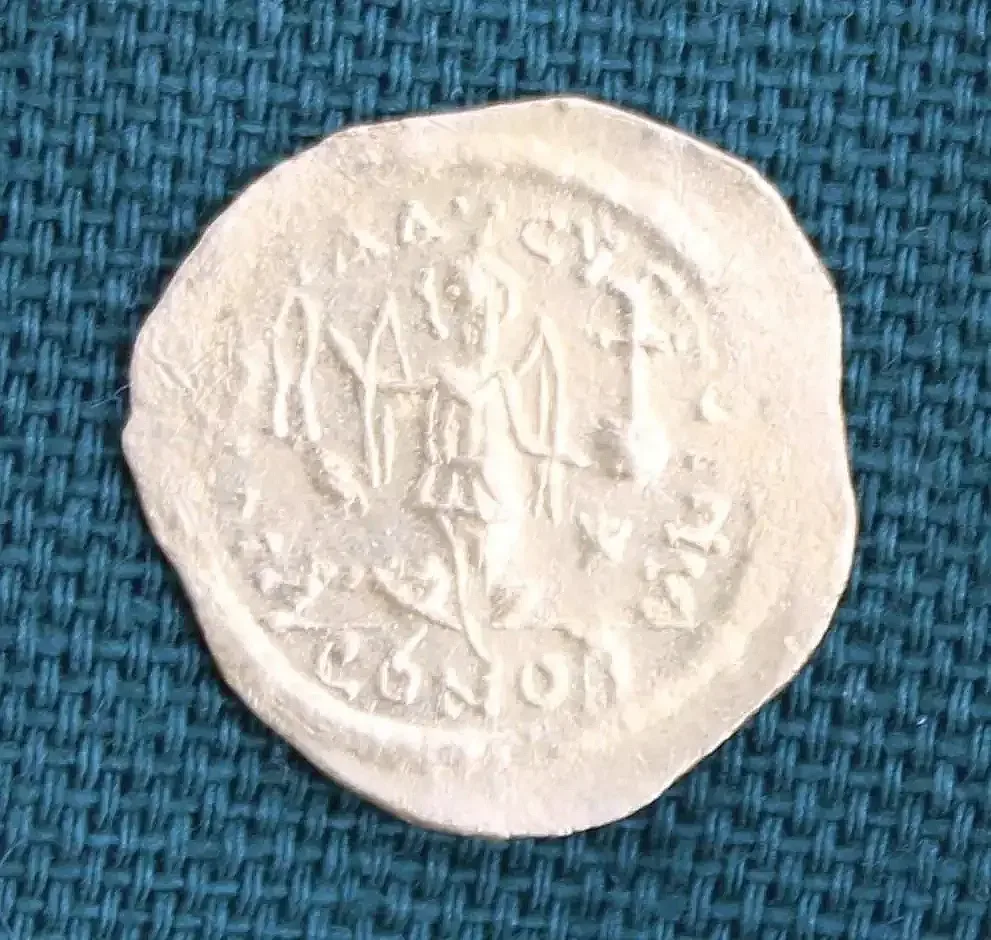 Златна монета изкочи при проучвания. Находките