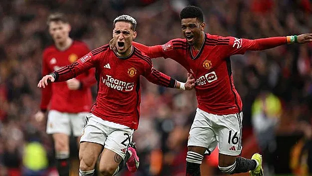 След уникална драма! Юнайтед отстрани Ливърпул