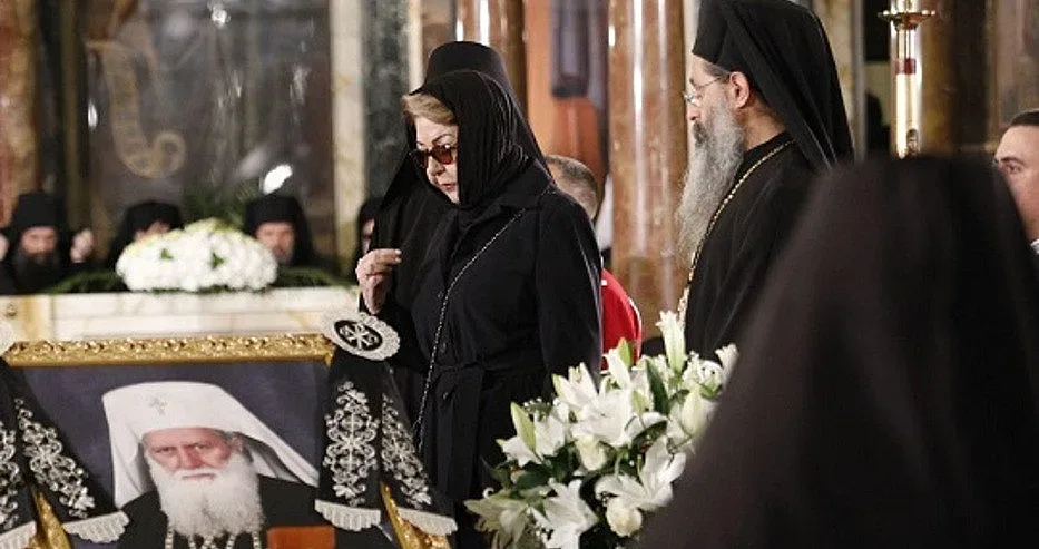 Кремъл разсипа и опелото на Неофит. Митрофанова изригна