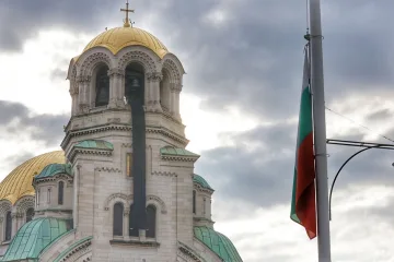 Втори ден на национален траур. Погребват патриарх Неофит
