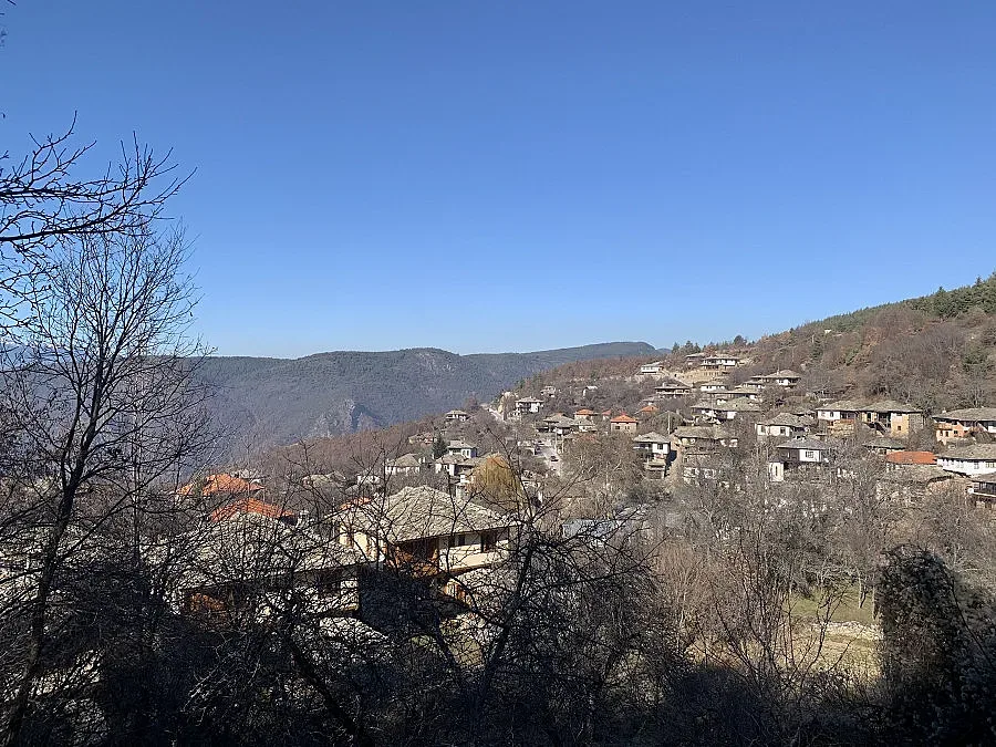 Вълшебно село с магическа гледка ви приютява за малко пари