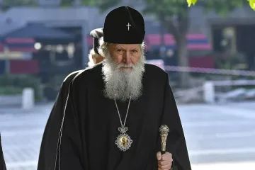 Политиците: Беше обединител, стълб на вярата