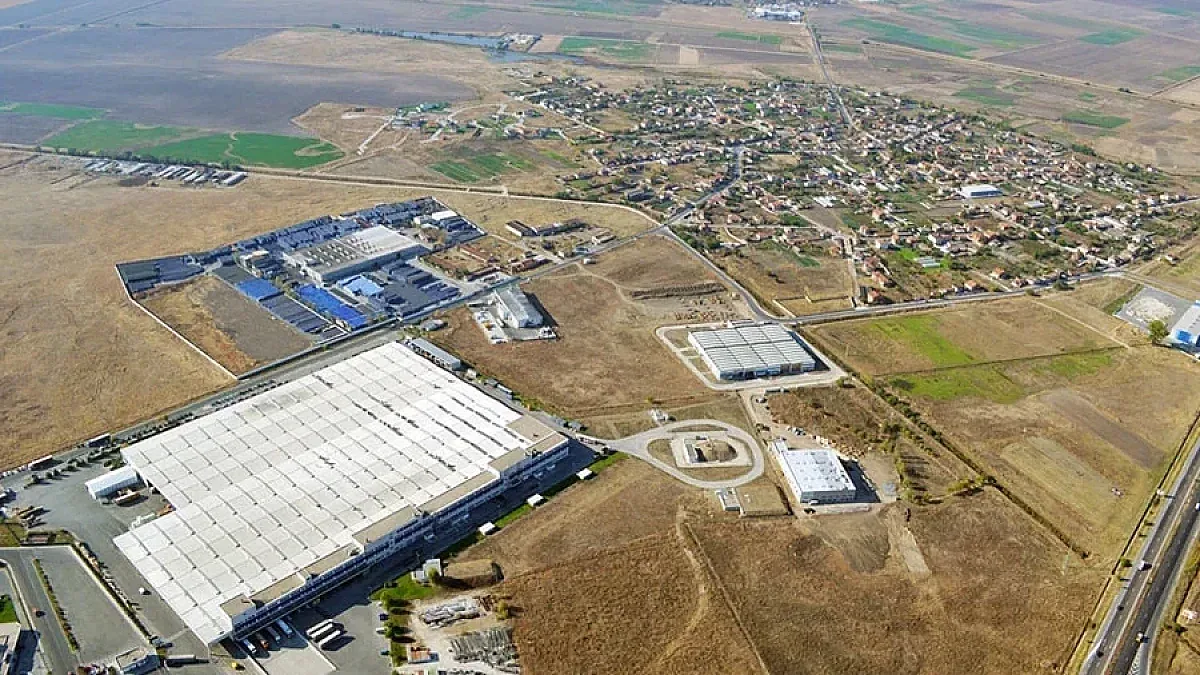 Сингапурски звяр влиза в Пловдив. Гигантски завод