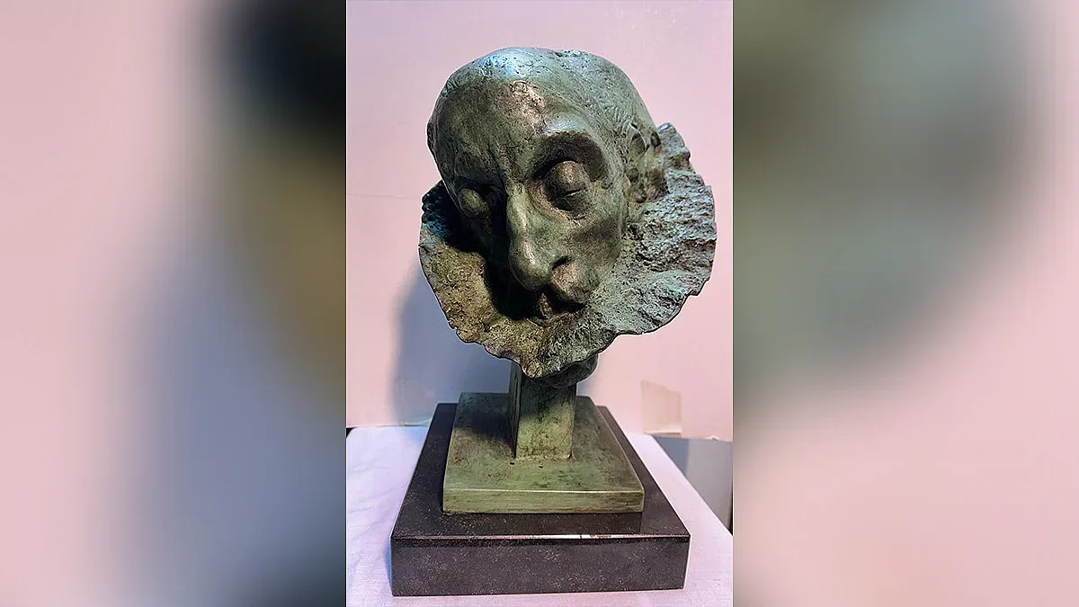 Показват 12 скулптури на Вежди Рашидов в Барселона