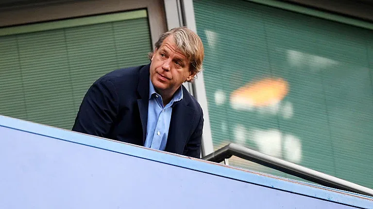 Брутална чистка в Челси! Какво става?