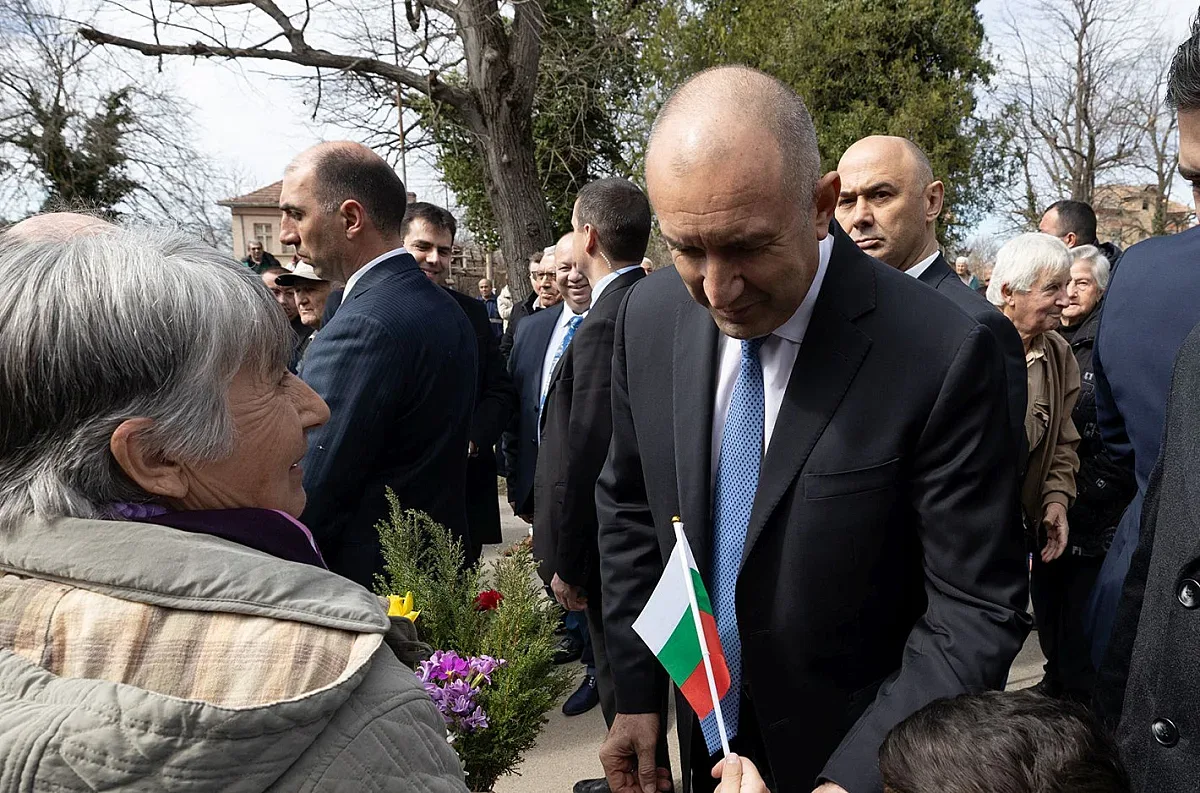 Радев захапа македонските политичари, отправи предупреждение