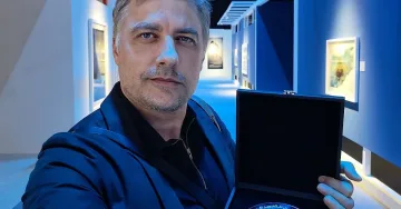 Карамазов грабна изумителна награда