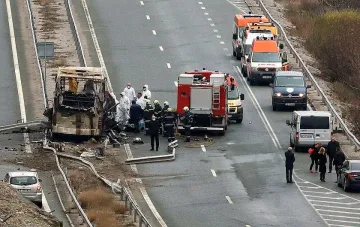 Година и осем месеца затвор за автобуса факла на магистрала Струма