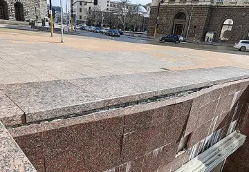 Лошо! Подлез се руши в София