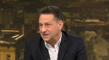 Камен Воденичаров избухна пред Лора Крумова заради 3 март и историята