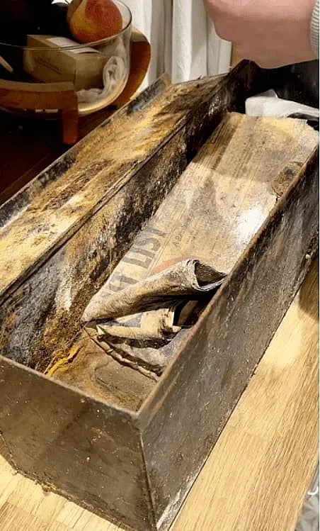 Капсула на времето. Жена намери нещо уникално в къщата си