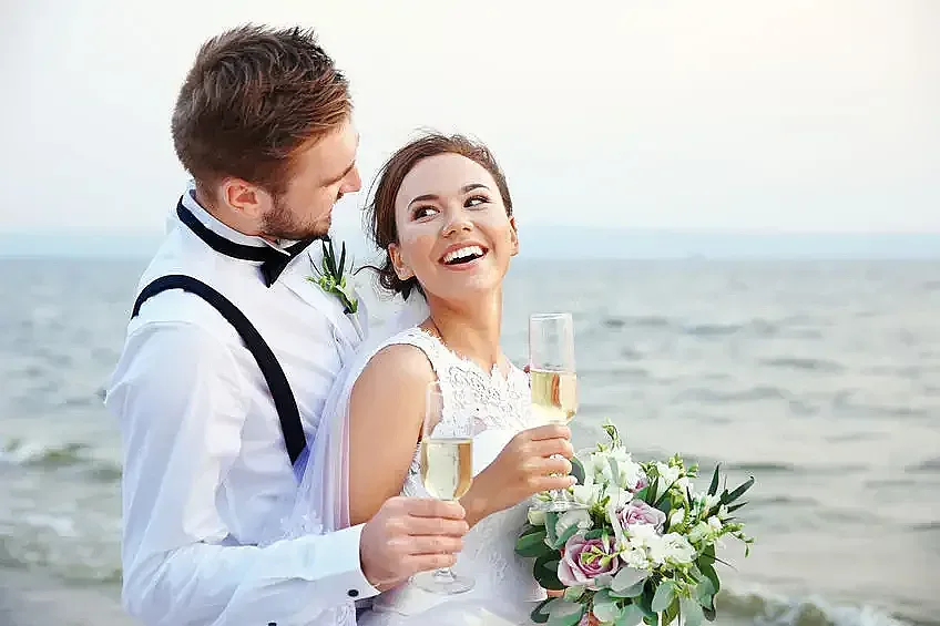 Как да изберете сватбени чаши, с които да блеснете?