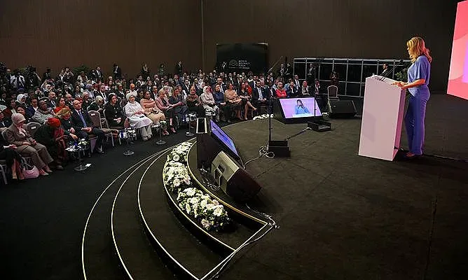 Десислава Радева с реч в Турция. Застана до Емине Ердоган