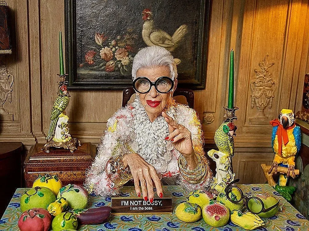 На 102 години почина легендарна модна икона