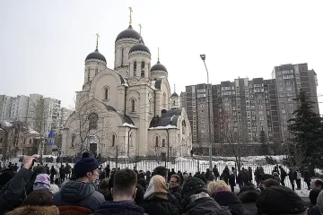 Арест след арест на погребението на Навални