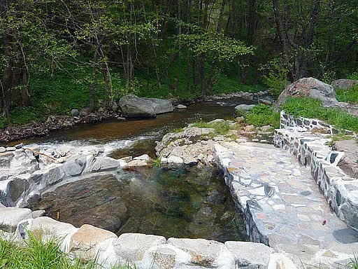 "Горски джакузита" гонят стреса и лекуват кожни заболявания