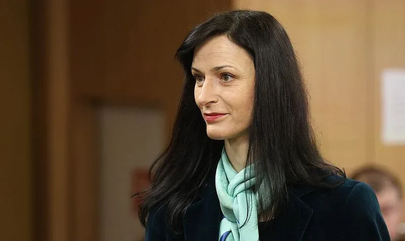 Мария Габриел с призив: Да опазим демокрацията