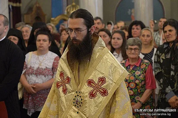 Епископ Арсений: Вероучението ще ни спаси от умствени изроди и морални чудовища