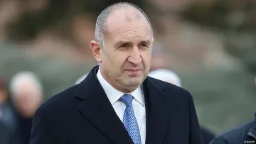 Парвенющината на един самозабравил се кандидат-диктатор