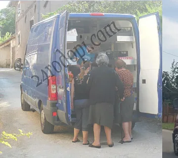 Удар под кръста за селските магазини! Бусове продават от вафли до галоши