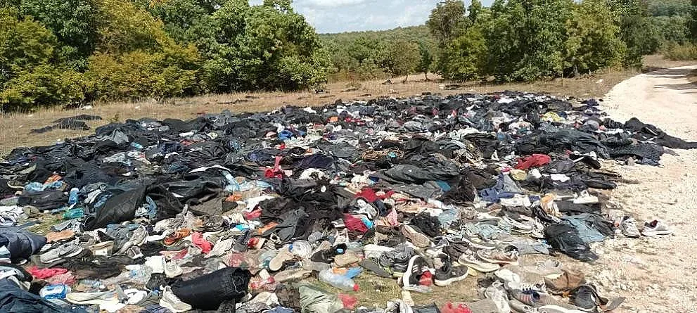 Нелегални мигратни превърнаха гора в бунище. Един град настръхна