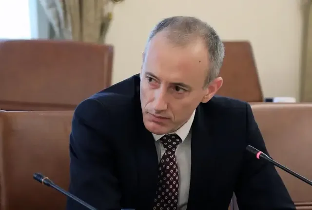 Министър Вълчев обяви ключов ход за учебните програми