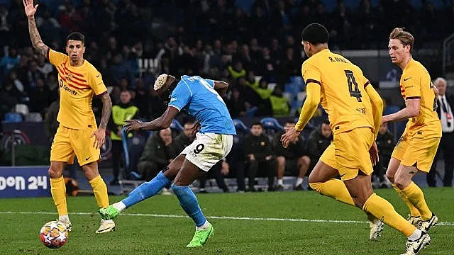 Барселона не успя да сломи Наполи, остави интригата за реванша