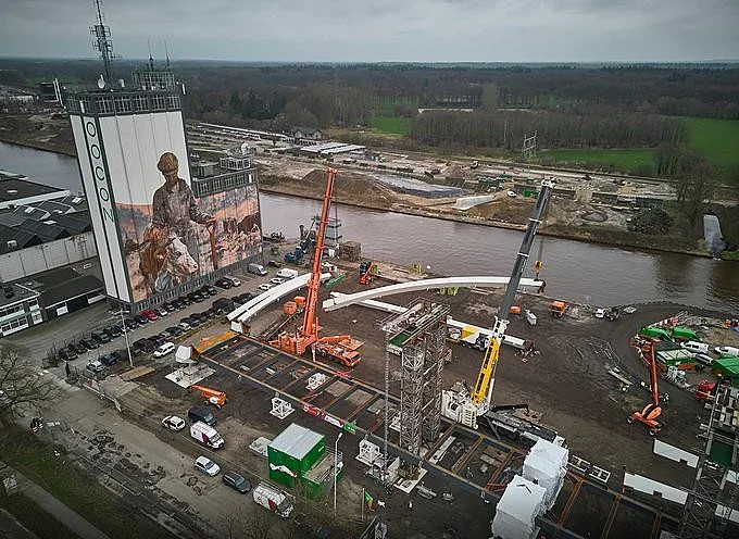 Мост се срути! Загинали и ранени