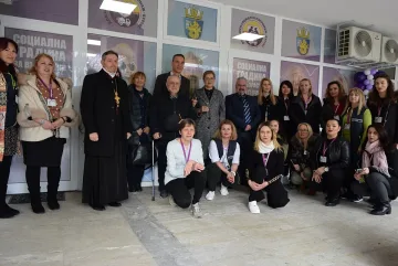 Бургас откри първата в страната Социална градина за възрастни хора с деменция