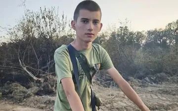 Шапки долу! 16-годишно момче засрами цяла България