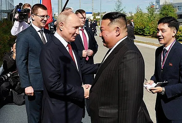 Путин със специален подарък за Ким. Притесни всички