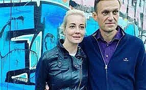 През сълзи. Жената на Навални с люта закана