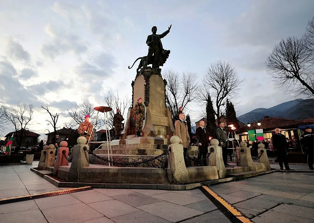 Карлово с поклон пред Левски. Силни думи на Росен Желязков