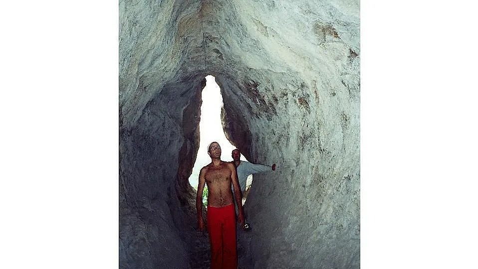 Феминистки попиляха кметски съветник заради пещерата Утробата