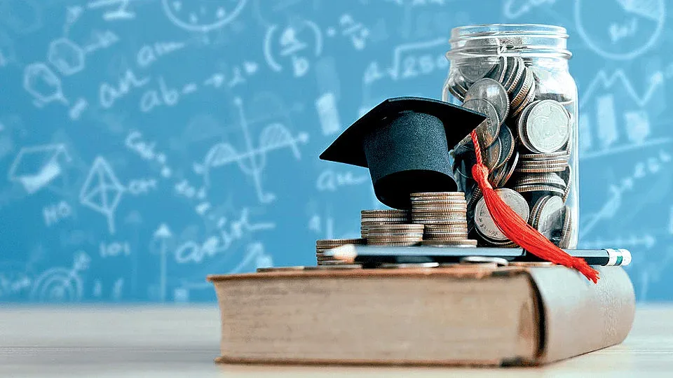 Падат таксите за 144 000 студенти