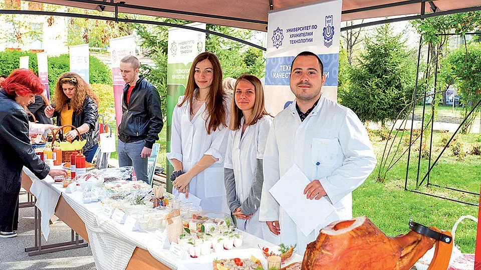 УХТ – лидер в образованието и реализацията на студентите вече 71 г.