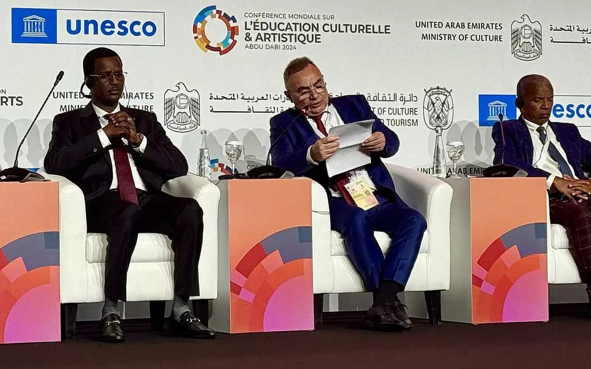 Министър Кръстев с новина за учебните програми. Стратегически договор