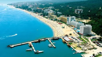 Черно море завря: Какво означават рекордните 31 °C?