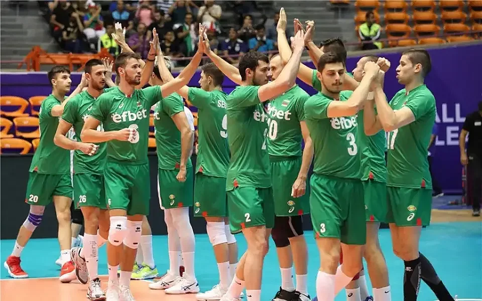 Министър Пешев лети до Истанбул да вземе националите по волейбол