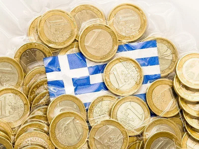 Вдигат минималната заплата в Гърция, ето с колко ни бият комшиите