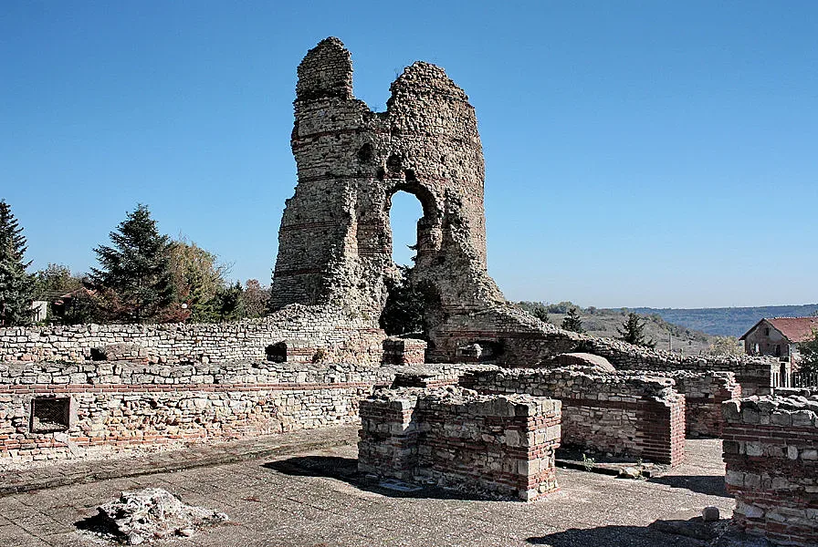 Смвайващите тайни на Кастра Мартис