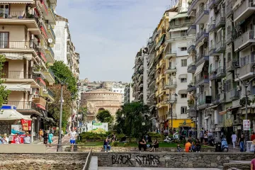 Почна се! Данъчните в Гърция погнаха българите с имоти