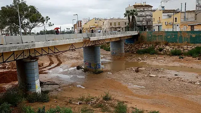 Тежки наводнения в прелестен европейски град. Училищата затвориха врати