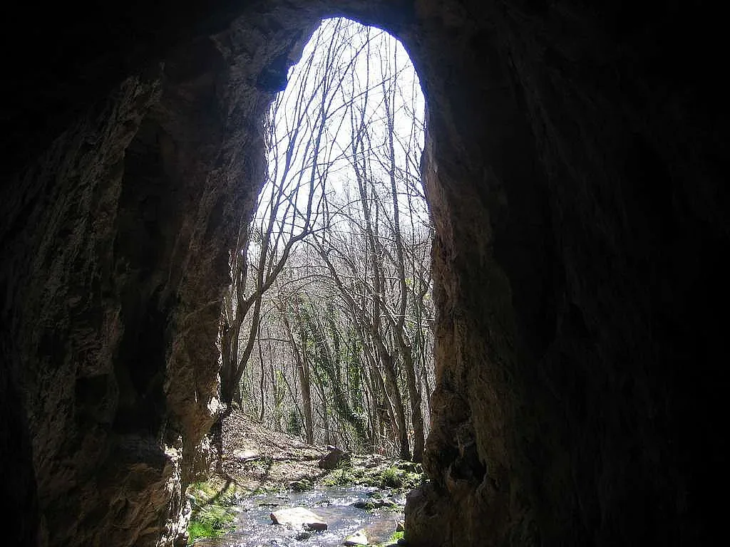 Водната пещера пази забележителна крепост